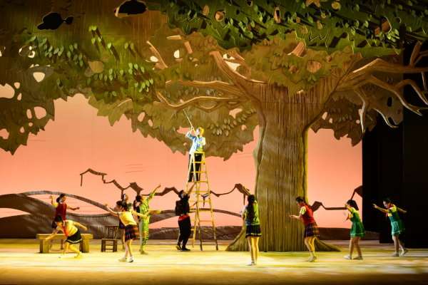 百年文藝創作的浙江現象 紅色根脈綻芳華，文化經紀人服務譜新篇